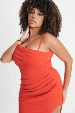 Lavish Alice Dresses<Chantelle Curve Asymmetric Pleat Midi Dress In Coral Red