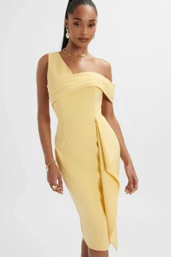 Lavish Alice Dresses<Hannah Pleated Asymmetric Off Shoulder Midi Dress In Pastel Yellow