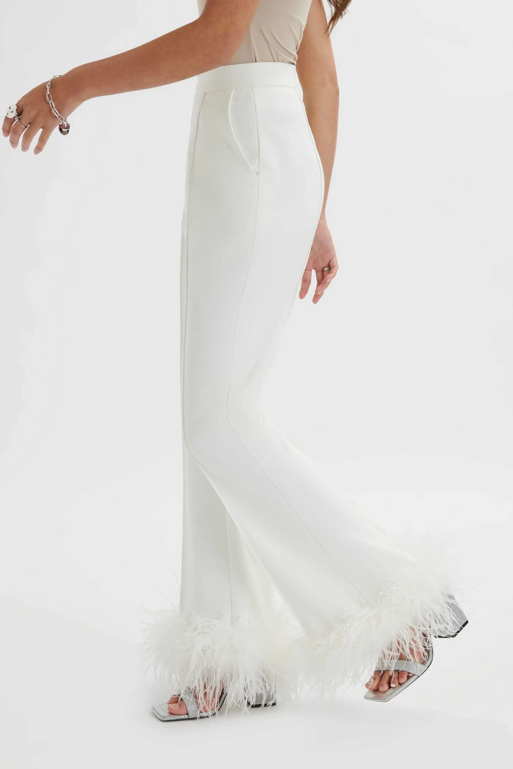 Lavish Alice Suiting<Nahla Fit & Flare Trouser With Feather Hem In White